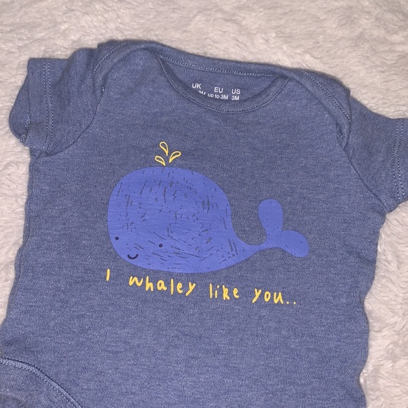 (3 for $10) F&F whale bodysuit 🐳 - Picture 2 of 3